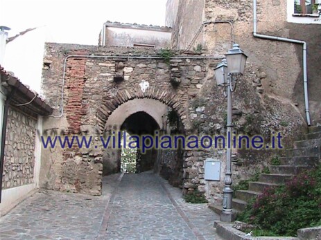 Porta dei Santi Porta dei Santi